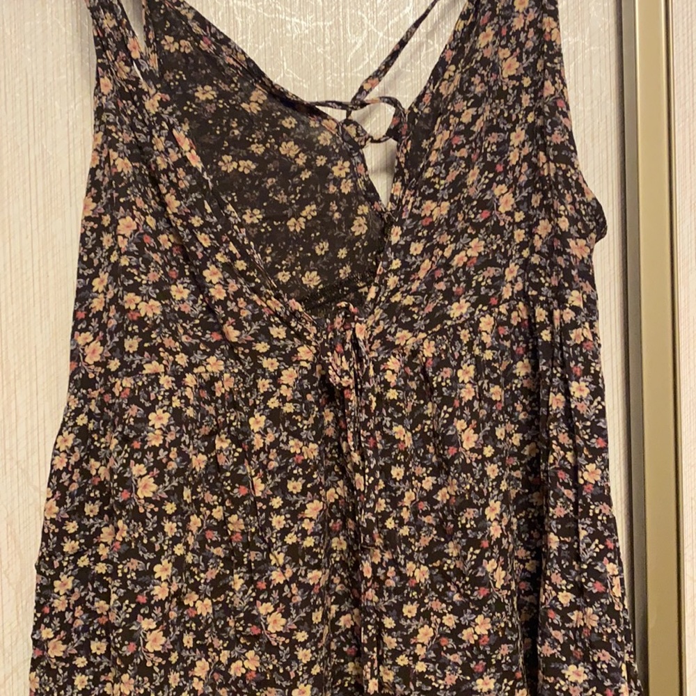 Stunning AE top - Picture 3 of 3